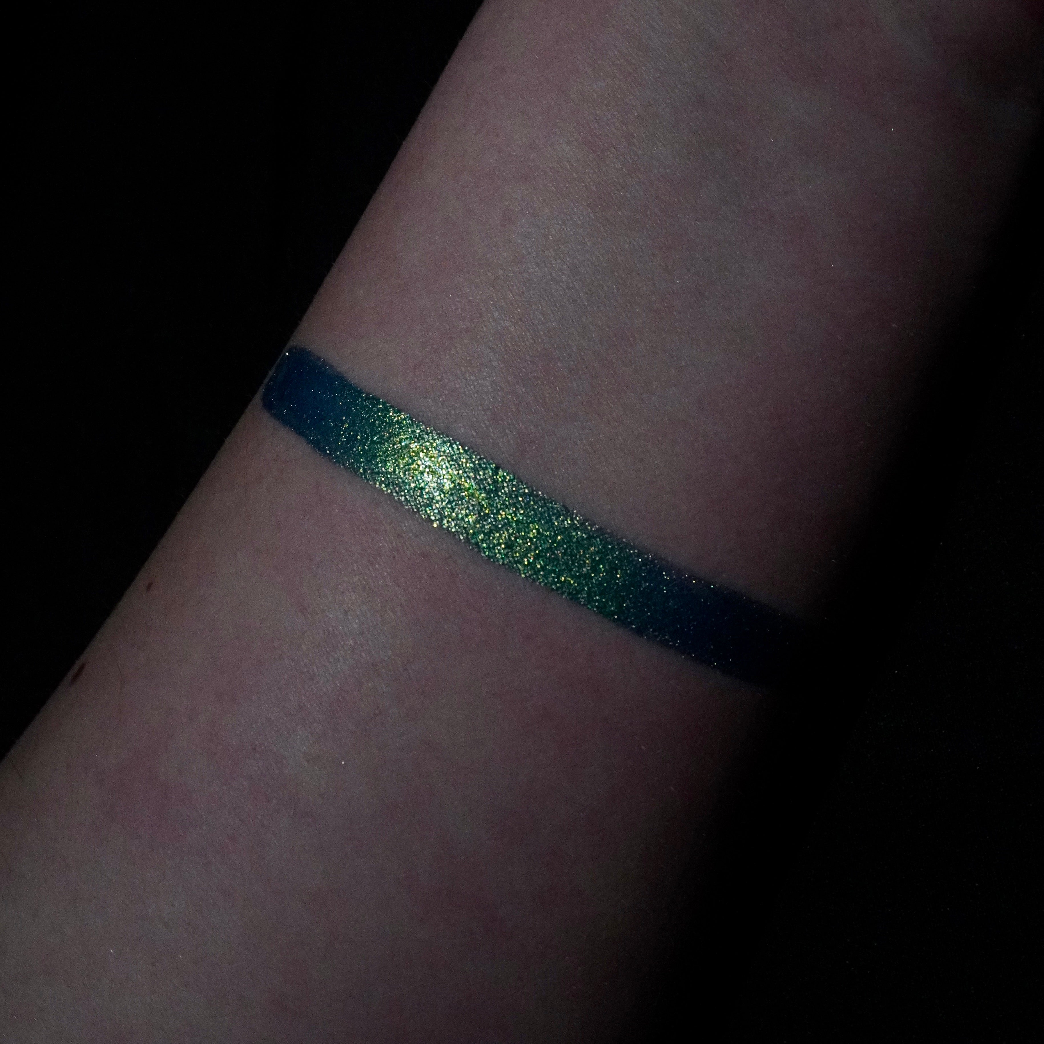 Breezer (Duochrome Gold Green) Wet Liner® - Eyeliner - Glisten Cosmetics